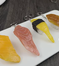 Charger l&#39;image dans la galerie, Porte-clés Sushi au Yellow fish