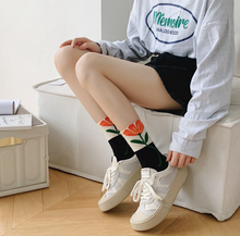 Charger l&#39;image dans la galerie, Chaussettes Fleurs Noires